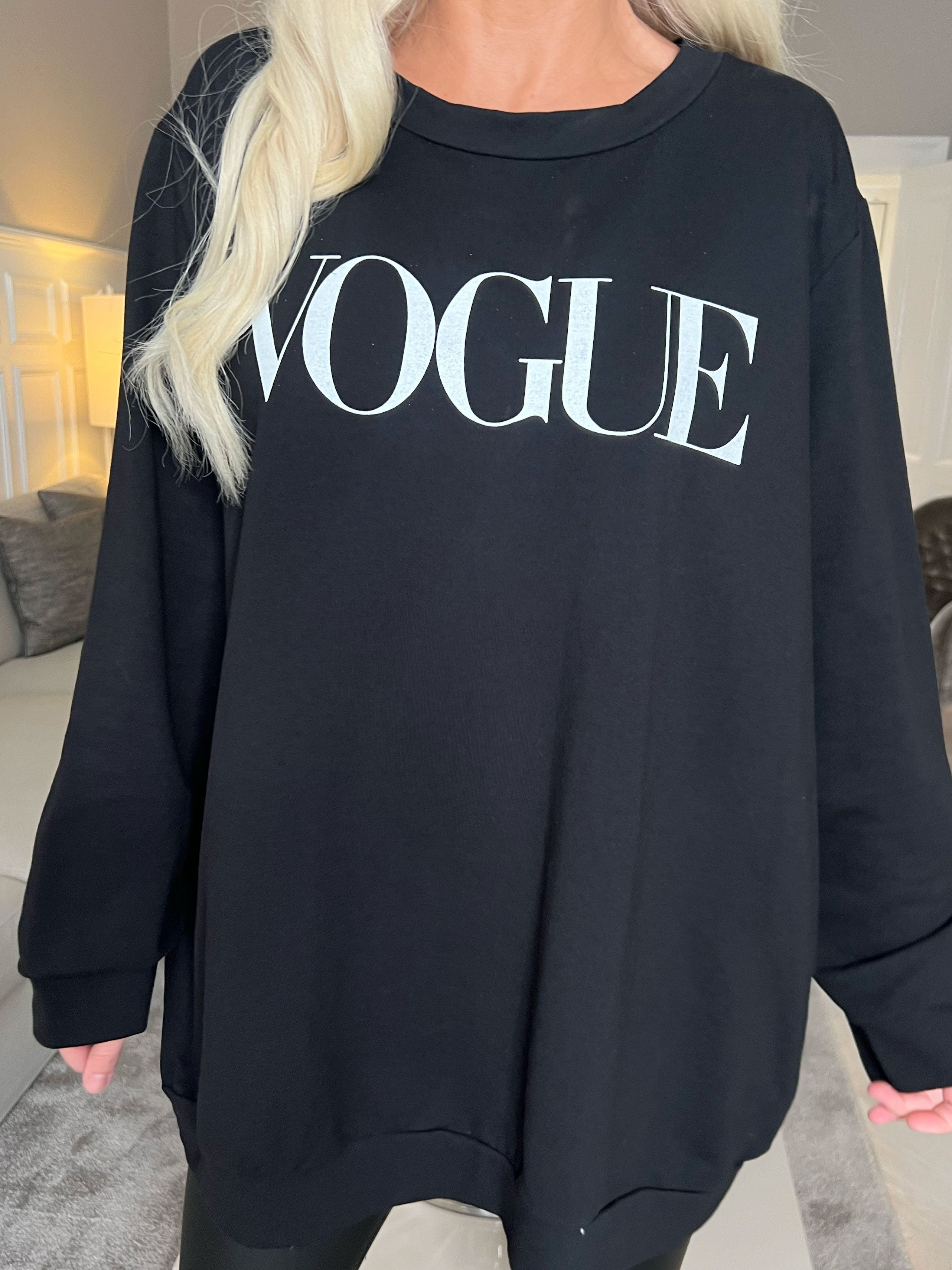 Abena - Sweatshirt med vogue stående på bröstet